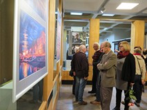 Publiczność zgromadzona na wernisażu