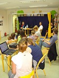Publiczne czytanie komiksów w KBP
