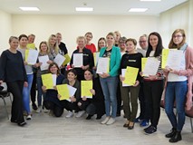 Uczestniczki warsztatów KLANZY w Koszalińskiej Bibliotece Publicznej