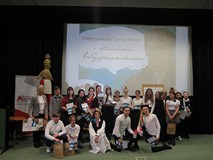 Uczestnicy międzyszkolnego turnieju o Stanisławie Wyspiańskim w Koszalińskiej Bibliotece Publicznej