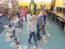 Zabawa ruchowa ze smokiem