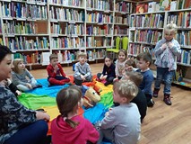 Zabawy integracyjne- szukamy różnic w ubiorze, wyglądzie