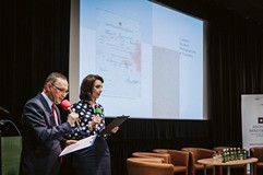 Dyrektorzy: Koszalińskiej Biblioteki Publicznej - Dariusz Pawlikowski oraz Archiwum Państwowego w Ko
