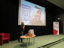 Gość Biblioteki Robb Maciąg opowiada o podróży do Syrii ilustrując to zdjęciami