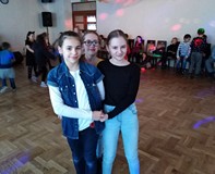 Feriowicze na balu w klubie Na Pięterku