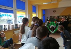 Karmimy T-rexa, czyli rzut cebulką do celu