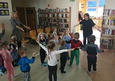 Czas na wesołą zabawę z Panią Ewą