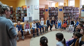 Pani Małgosia rozpoczyna zajęcia z przedszkolakami