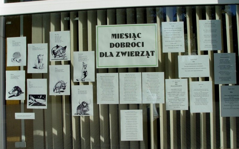 Miesiąc dobroci dla zwierząt - wystawa książek