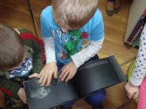 Czarna książka kolorów