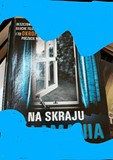 Częściowo zasłonieta okładka książki - zabawa z czytelnikami w trakcie trwania Tygodnia Bibliotek.