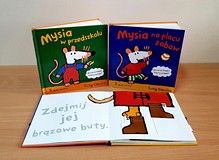 Atrakcyjne książeczki z przesuwanymi obrazkami.