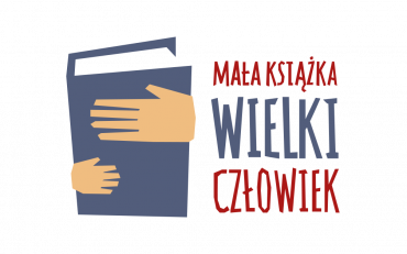 Logo kampanii Mała Książka. Na przestrzennej niebieskiej książce widać dwie ręce. Obok...