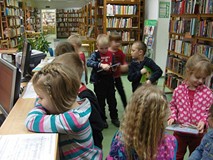 Poznajemy bibliotekę