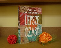 na zdjęciu książka Paulina Płatkowska 