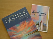 na zdjęciu książka 