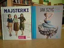 na zdjęciu książki, od lewej strony 