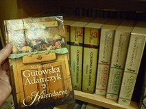 na zdjęciu książki Małgorzaty Gutowskiej - Adamczyk
