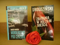 na zdjęciu książki, od lewej strony Marcin Wroński 