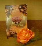 na zdjęciu książka Anna H. Niemczynow 