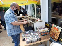 Giełda płytowa na tarsie 