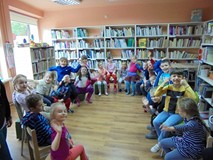 Tygryski w bibliotece