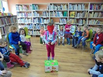 Tygryski w bibliotece