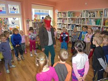 Tygryski w bibliotece