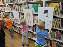 Tygryski w bibliotece