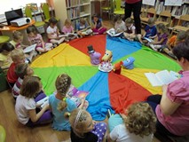 Tygryski w bibliotece