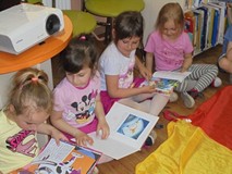 Tygryski w bibliotece