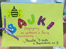 Prezent dla bibliotekarki od Pszczółek