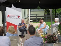 Spotkanie z Bogusławem Janiczakiem na Tarasie pod Bookiem w Koszalińskiej Bibliotece Publicznej