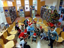 Biedronki trenują wspinanie po drabinie