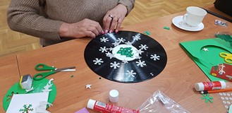 Uczestnicy warsztatów plastycznych ze Świeszyna