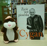 na zdjęciu książka Jacek Cygan 