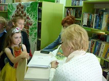 Przedstawienie w bibliotece