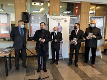 Prof. dr hab. Michał Polak podczas prelekcji