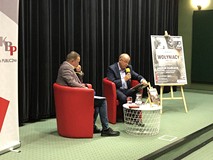 Autor z Dyrektorem KBP Dariuszem Pawlikowskim