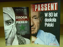 na zdjęciu książki, od lewej strony Fayza D. 