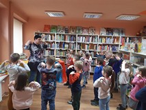 Zabawa w bibliotece