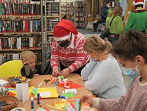 Warsztaty plastyczne w czasie Nocy Mikołajkowej