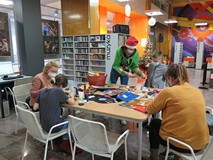 Warsztaty zegarowe w czasie Nocy Mikołajkowej