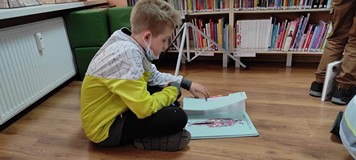 Przeglądamy ofertę biblioteki i książki