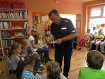 Bezpieczne wakacje w bibliotece