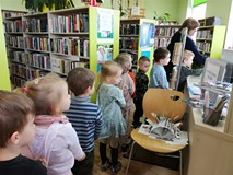 Ciuchcią po bibliotece