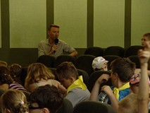 Kosmowska i Mohr w bibliotece
