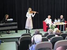 Występ skrzypaczki Irminy Baczkowskiej przy akompaniamencie Doroty Kuryło.