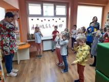 Zabawa integracyjna z przedszkolakami w 