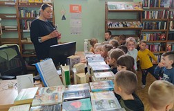 Poznajemy pracę bibliotekarza